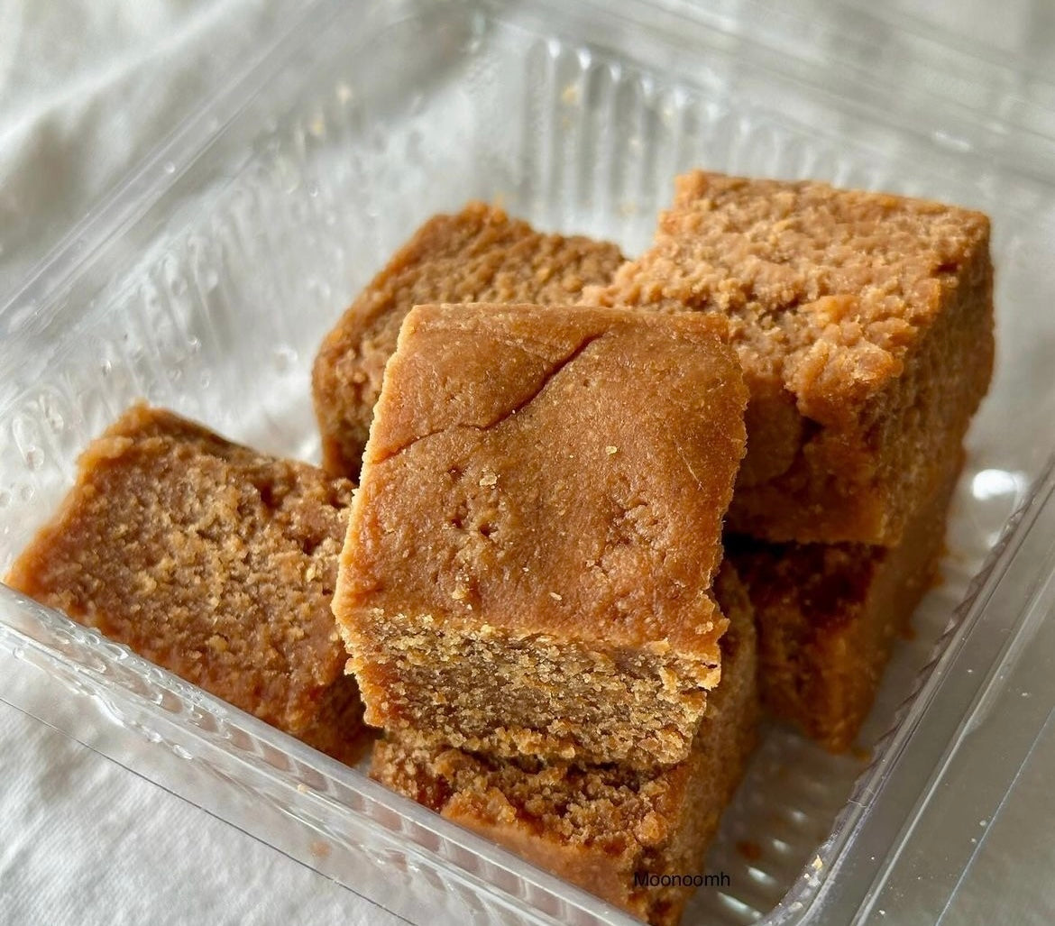 Bikini cookies Chewy Thai Tea