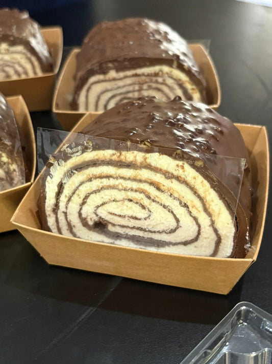 Hachi - 巧克力可麗餅蛋糕卷