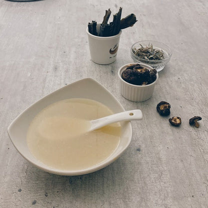 極鮮濃郁雞白湯 骨頭湯