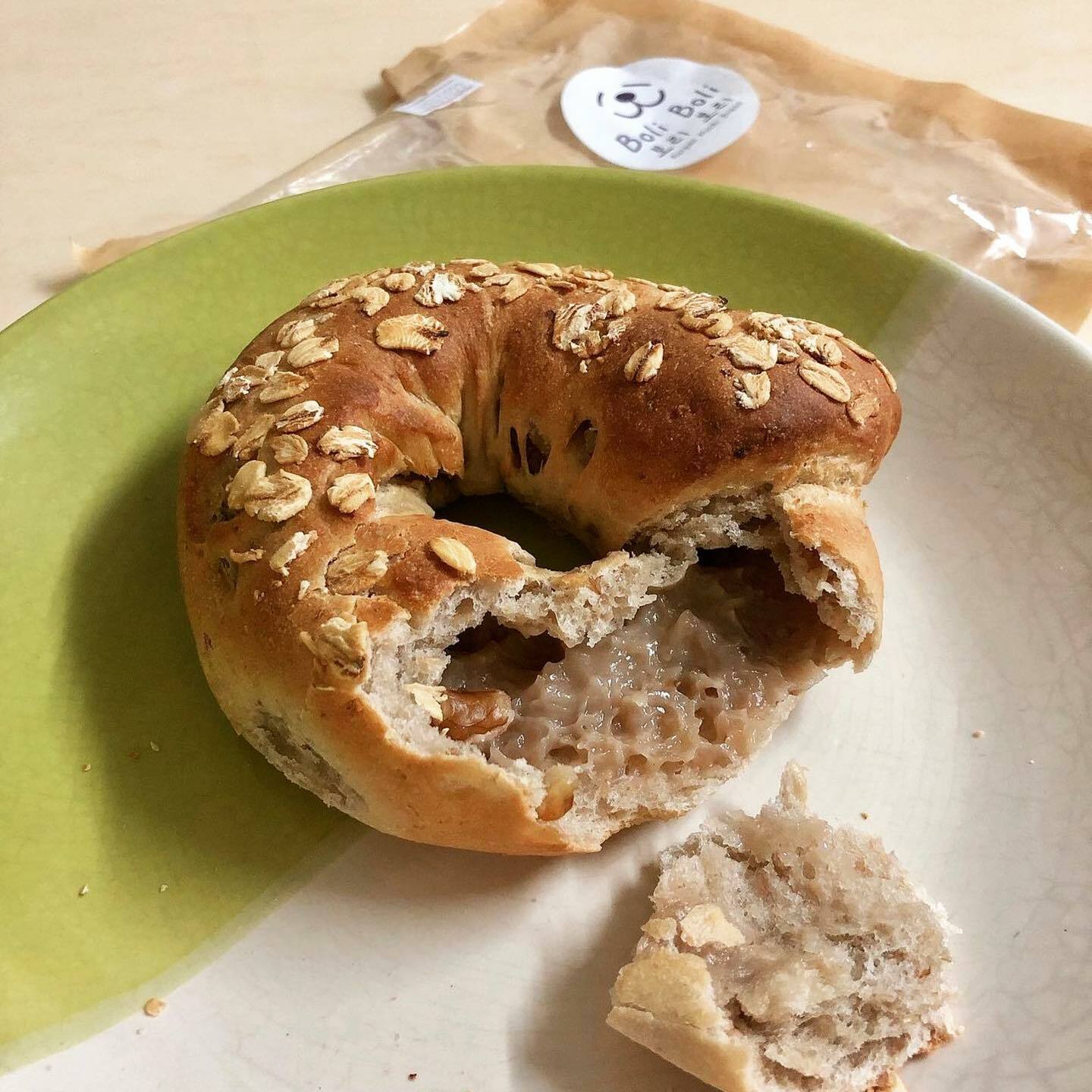 Boli Boli Bagel -TARO WALNUT BAGEL